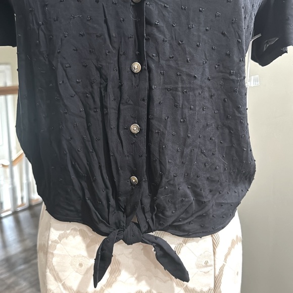 Candie’s Black blouse with short sleeve collar with buttons on front - Picture 3 of 11